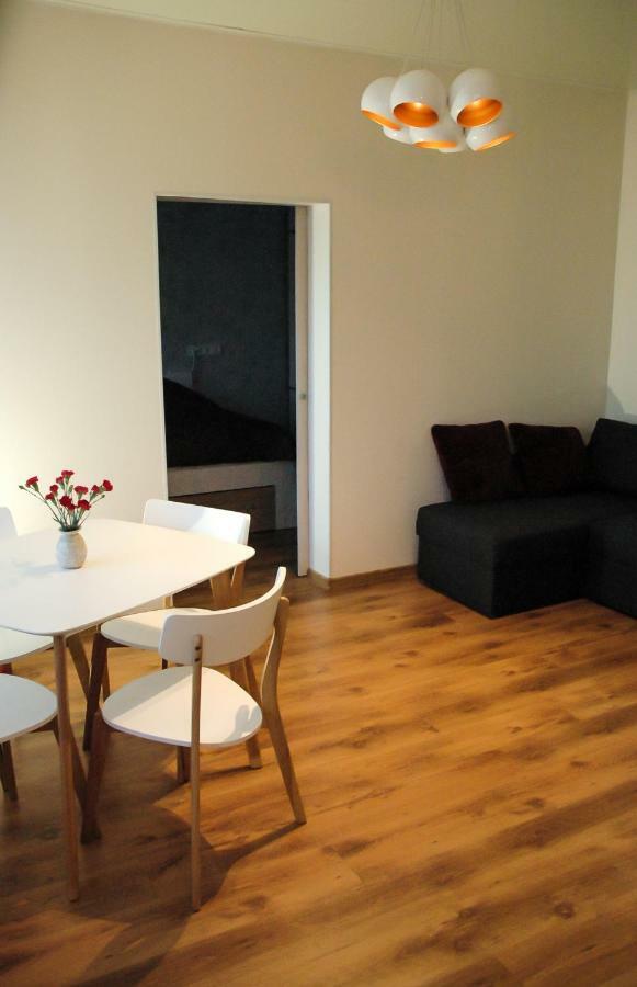 Stuudio 17 Apartment Kuressaare Bagian luar foto